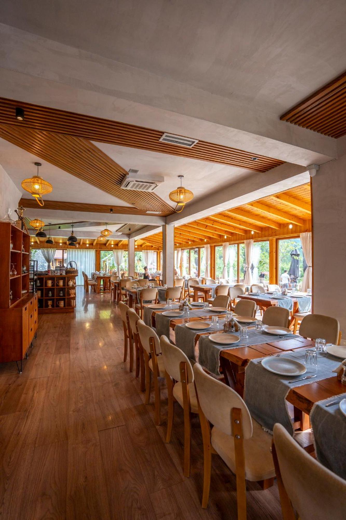 Hotel Restaurant Alpet 세스 외부 사진